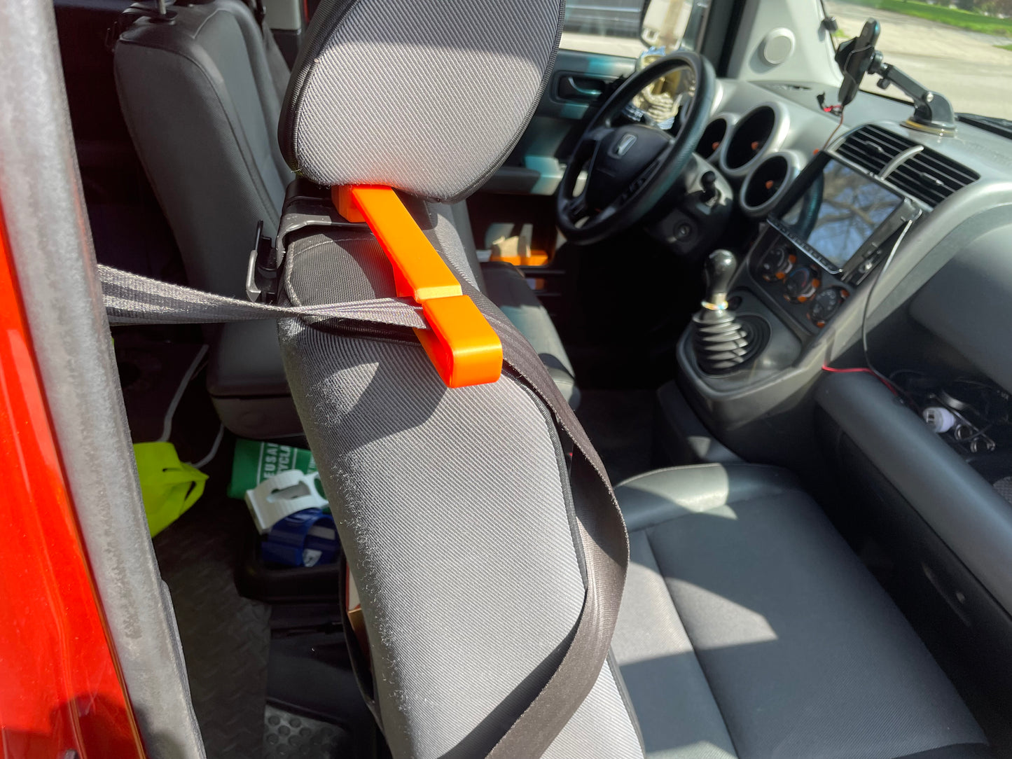 Seat Belt Presenter: Accessory Part for Honda Elements 2003 - 2006