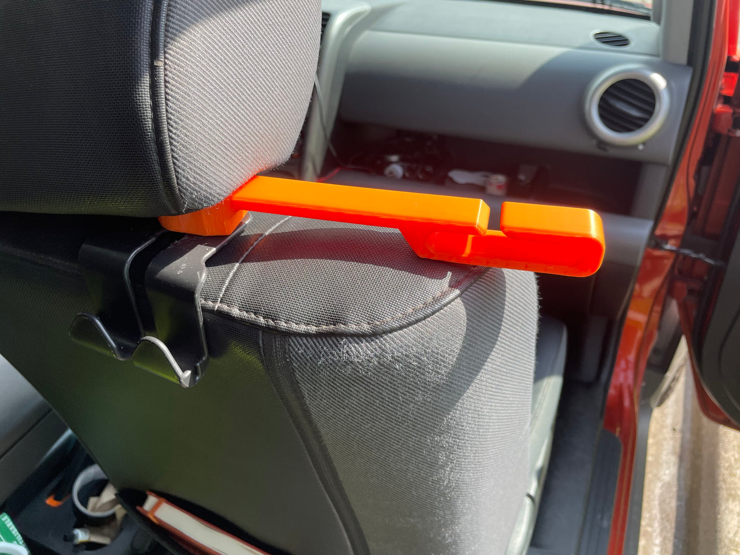 Seat Belt Presenter: Accessory Part for Honda Elements 2003 - 2006